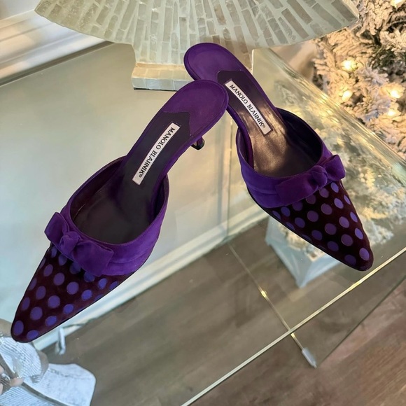 Manolo Blahnik - Purple Polkadot Bow Suede Mules - Picture 2 of 8